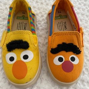 Bert and Ernie Sesame Street 50th Anniversary Toms Infant Toddler Shoes Size 5T